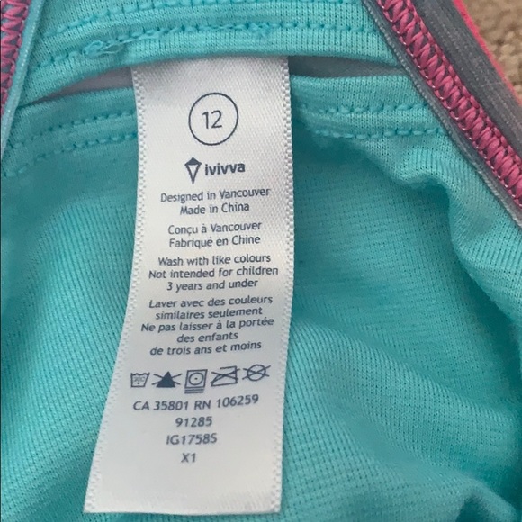 Bubble ivivva top with sports bra - Picture 3 of 3